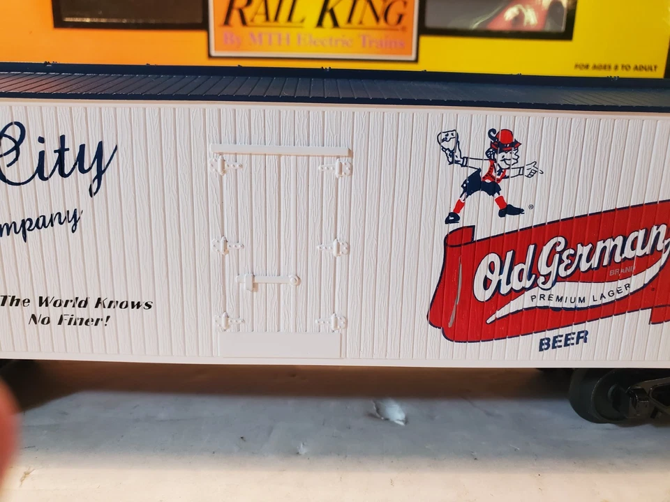 MTH Rail King 30-78052 Old German Lager Beer Reefer Queen City Brewing Comp New - Image 3 of 4
