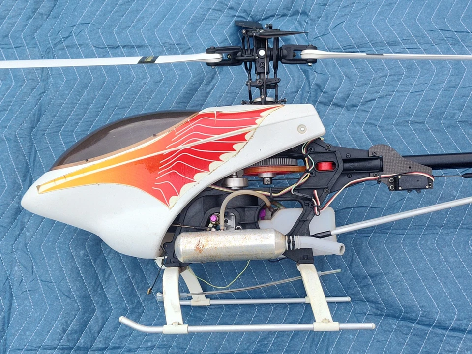 Thunder Tiger Raptor 30 Nitro Helicopter O.S. MAX Engine & Futaba ARF - Image 4 of 4