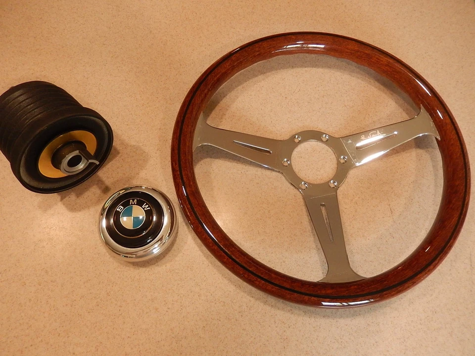 Nardi BMW Botón Bocina Grande - MOMO C0155 BUJE E9 - Volante 355 mm NUEVO Foto 3 de 4