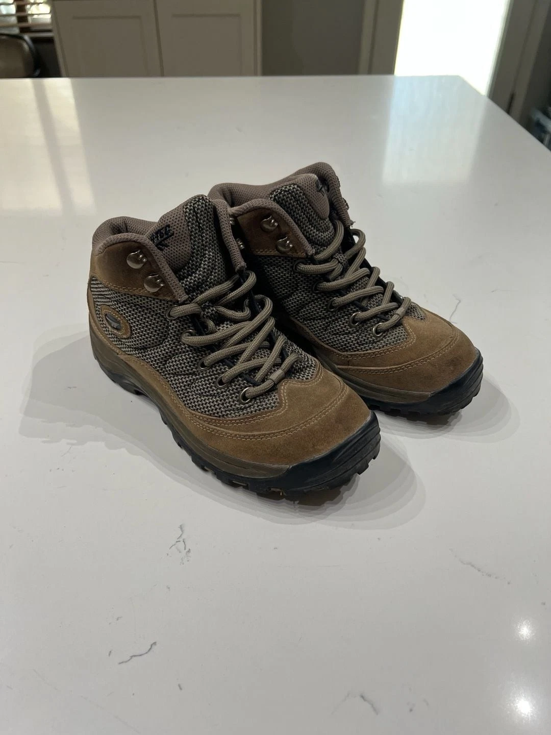 Hi-Tec Women's Traverse Hiking Boots Size 7.5