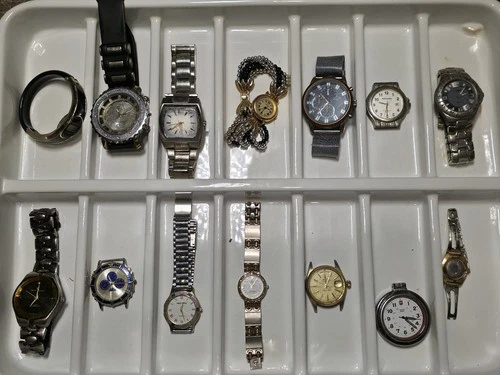 Vintage Estate Watch Lot Moon Dial Timex Swiss Y2k 14 Watches Work Non Working