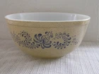 Pyrex Homestead # 403 2.5 Qt Mixing bowl