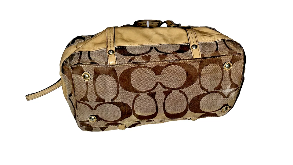 蔻驰签名条纹金色棕色/粉色漆皮挎包钱包 — 第 3/4 张图片