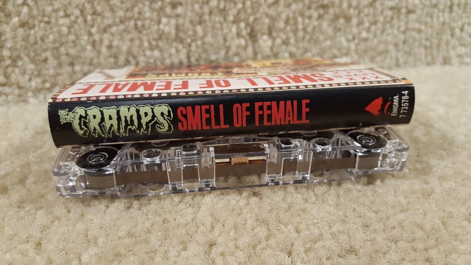 Vintage 1990 Cassette Tape The Cramps Smell of Female Enigma Records Foto 3 de 4