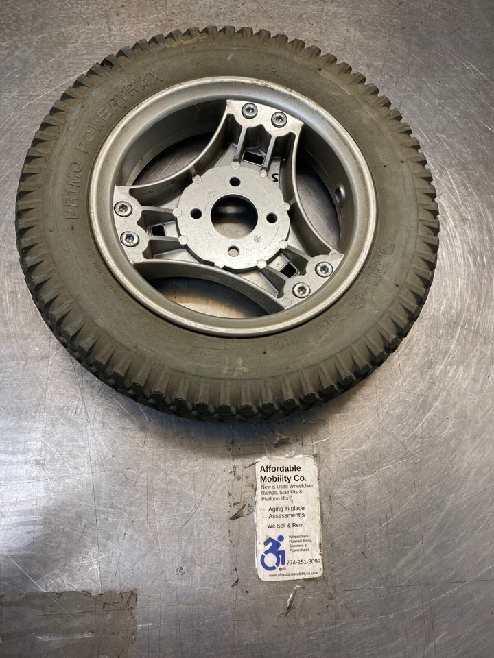Ruedas motrices 14" 3,00-8 Permobil M300 neumático de espuma sólida (E3/114) Foto 2 de 4