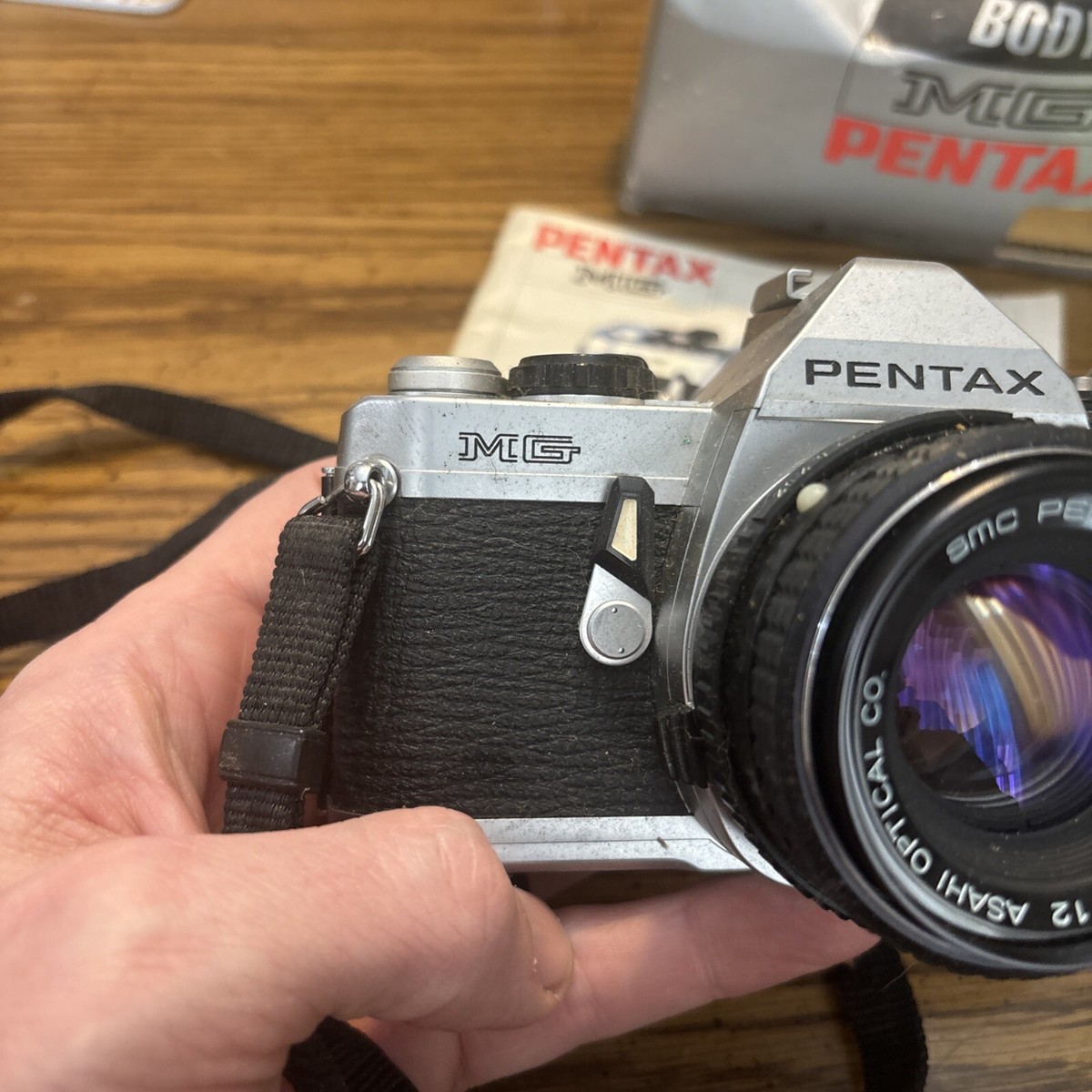 PENTAX MG SMC PENTAX 50mm f/2付き Pentax MG 35mm SLR Film Camera, SMC Pentax-M 50mm F2 lens