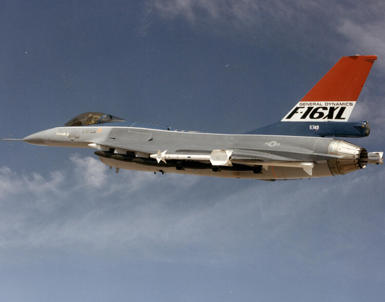 S14 1/144 US Air Force F16XL Fighter F-16XL XL-1 Prototype 75-0749