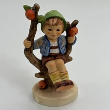 Hummel Figurine 4 1/4" Apple Tree Boy #140 3/0 TMK7 - Goebel Germany