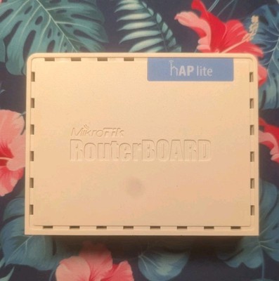 MikroTik hAP Lite / RB941-2ND | 2.4 GHz WLAN Accesspoint, 4-Port Switch NEU
