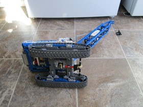 LEGO TECHNIC: Crawler Crane (42042) 100% Complete + Manual + Power FunctionsLEGO