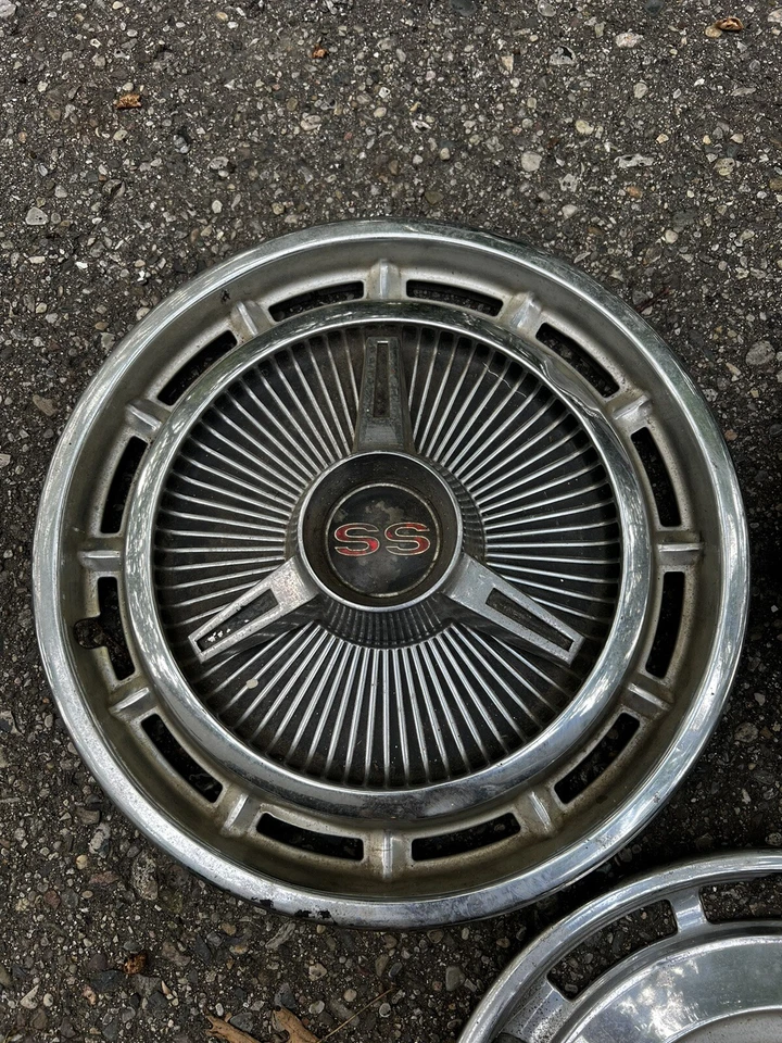 Lote de 3 tapacubos de alambre Gm Ss Chevy cubiertas de rueda Hot Rod Corvette Impala años 60 70 Foto 2 de 4