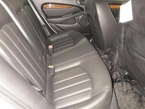 Jaguar X-Type 2.0 Executive Auto Petrol Ulez Free Petrol Automatic - Picture 4 of 6