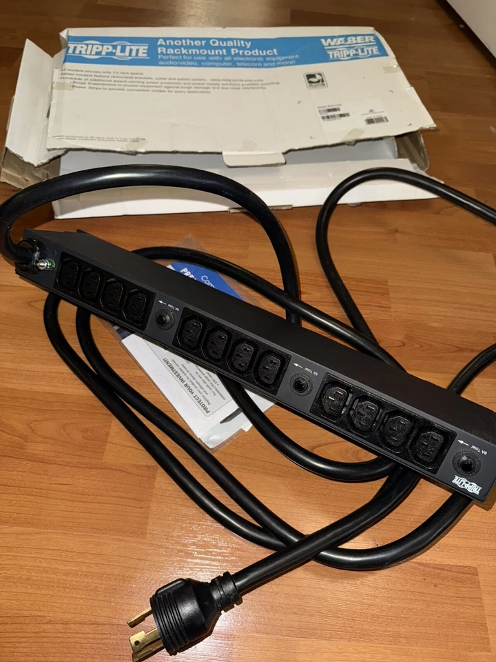 Tripp Lite PDU1230. (20) Outlet Power Distribution AGIB5144 - Image 3 of 3