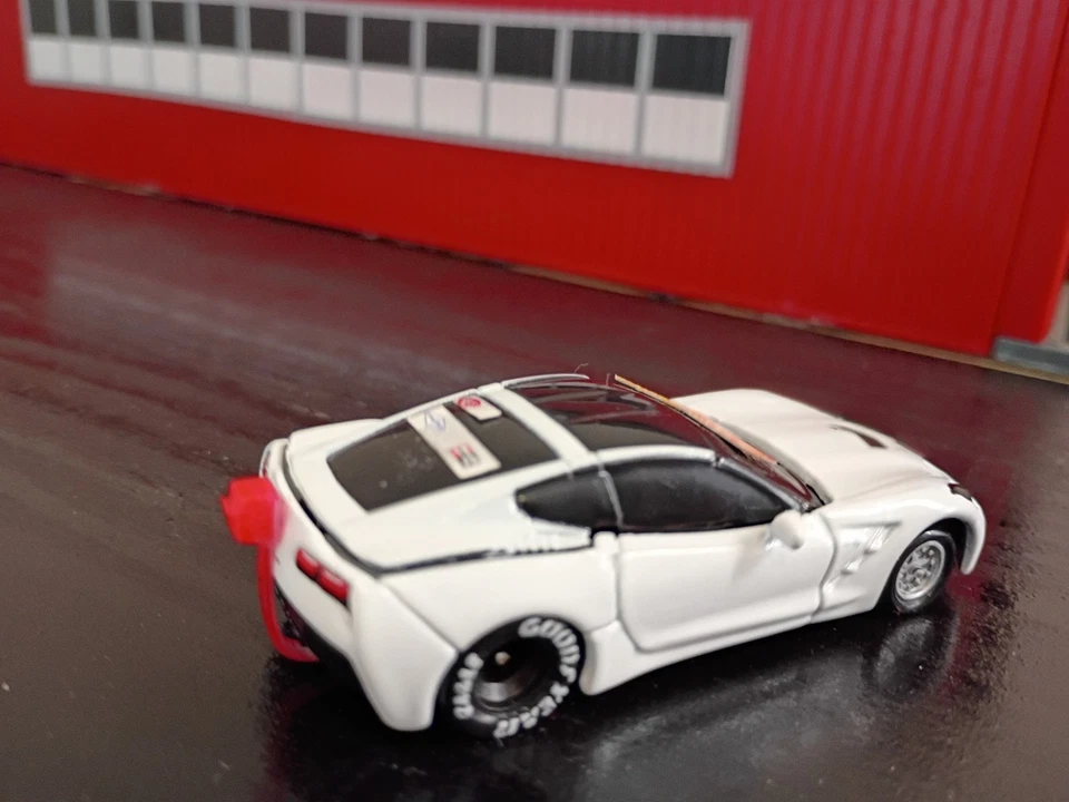 Chevy Corvette marca Maisto 1/64 coche de arrastre personalizado con carrocería Corvette extra Foto 3 de 4