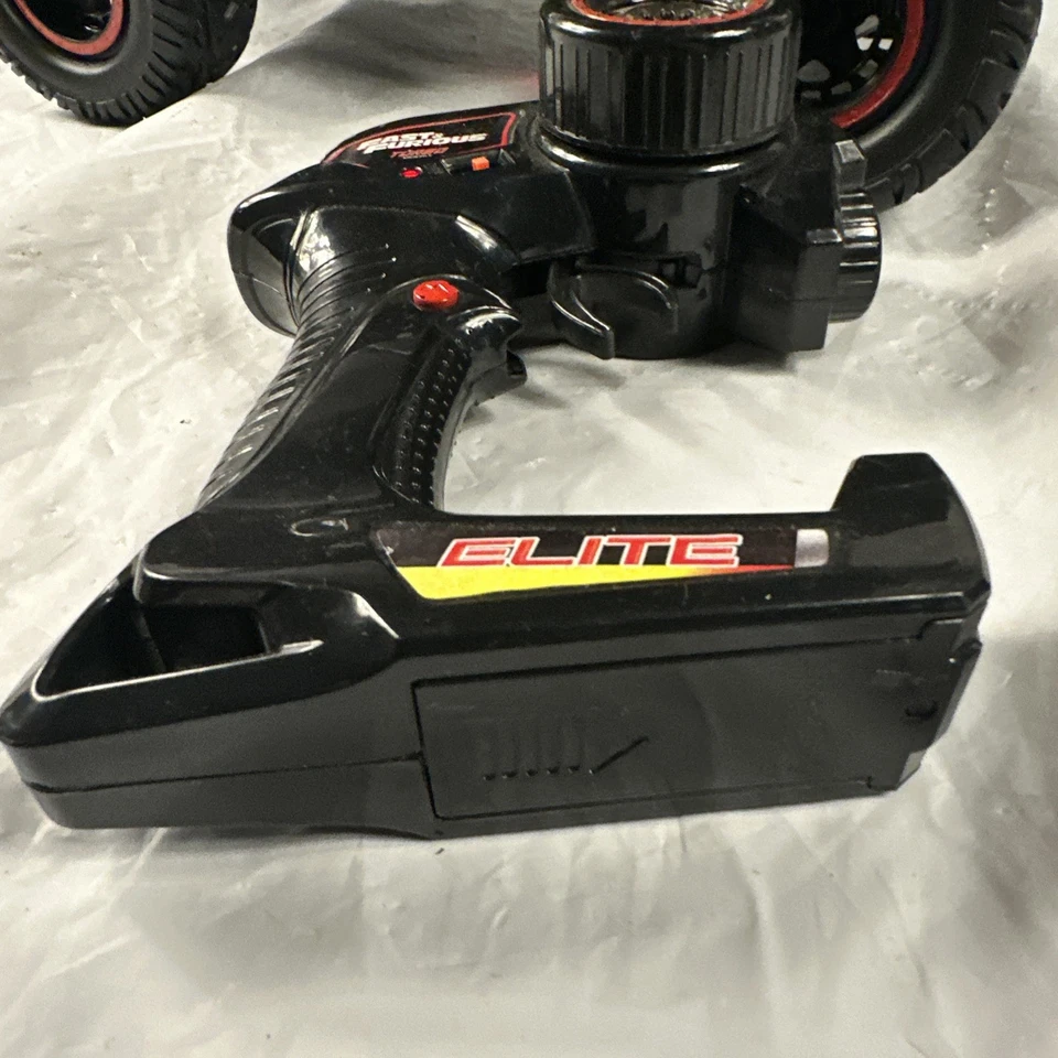 JADA TOYS FAST & FURIOUS 1:12 4X4 DOM'S DODGE CHARGER R/T ELITE RC W remote B21 - Image 4 of 4