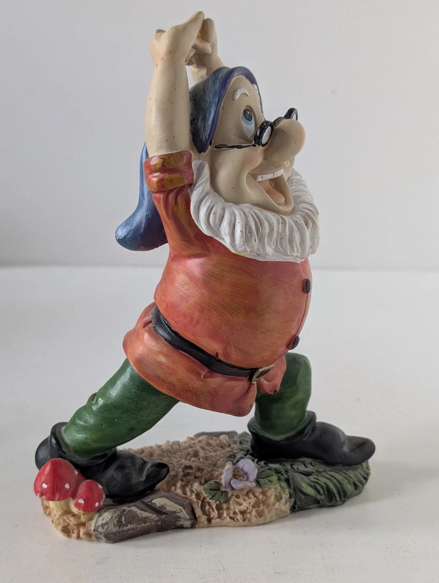 Walt Disney Snow White Seven Dwarfs Doc 20cm Resin Statue Yoga Pose Fast P&P