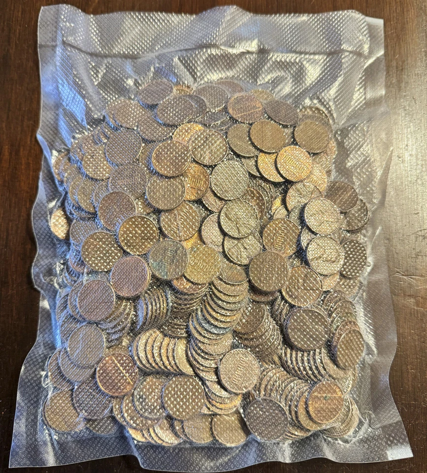 BULK LOT 500 - 1959-1982 95% COPPER PENNIES APPROXIMATELY 3.6 LBS UNSEARCHED - Image 2 of 2
