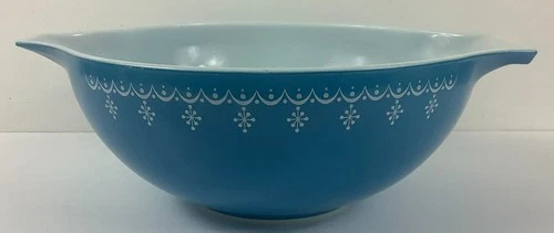 Pyrex 444 Snowflake Garland Cinderella Nesting Mixing Bowl 4 Qt.