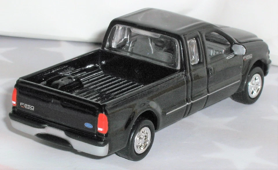 1/64 = 2001 01 FORD F-250 XLT / SUPERCAB / SUPER DUTY / TRITON V8 / Pickup Truck - Image 2 of 3