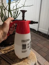 Chapin 1002 48-Oz Made in USA Heavy-Duty Multi-Purpose Sprayer 0.38 Gallons New