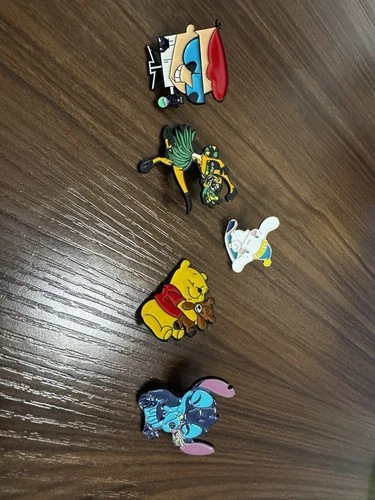 5 Collectible Carácter Pins