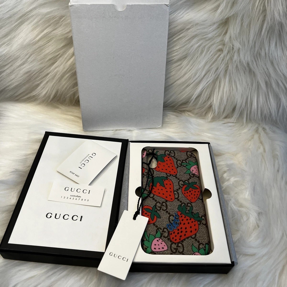 GUCCLI iPhone X /XSケースGG柄587672 箱付き GUCCLI iPhone X /XSケースGG柄587672 箱付き 【公式通販】