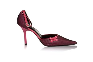 guess pointed heels