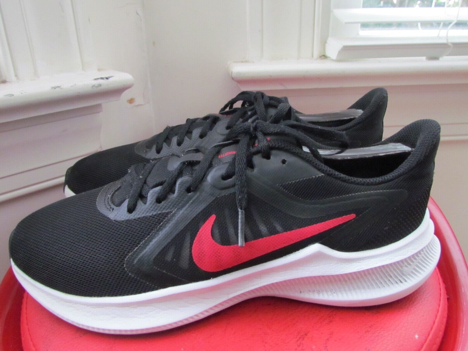 NIKE DOWNSHIFTER 10 MEN'S RUNNING SHOES SIZE 8 - image 1