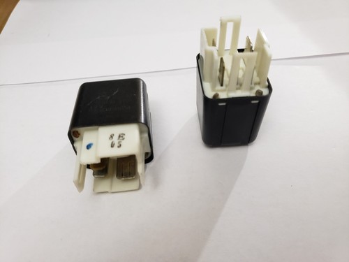 Genuine OEM 1986 Toyota RUNNING LIGHTS Relay 90987-04002 (Price per relay) - Picture 6 of 9