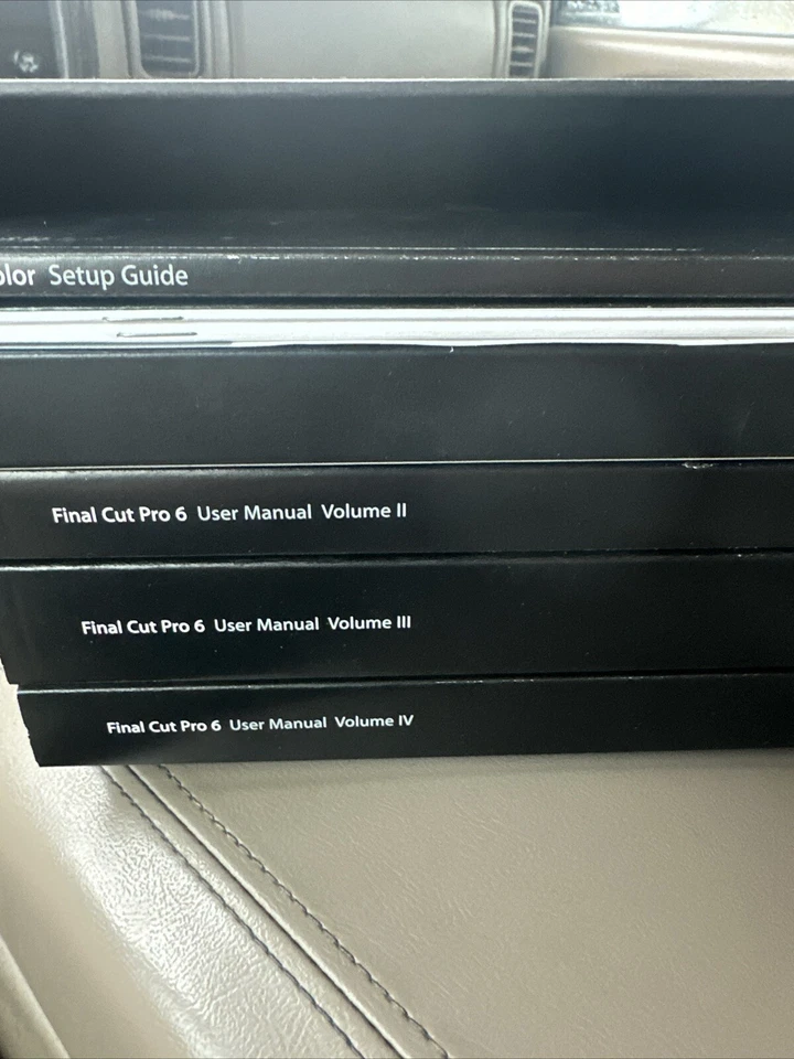 Final Cut Studio 2 All Manuals And Discs.incomplete Parts - Image 2 of 4