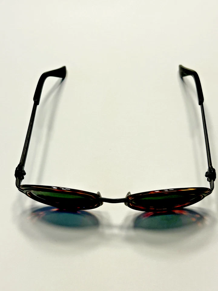 Versace Sunglasses MOD S28 COL 028 Medusa Vintage NWT - Image 3 of 4