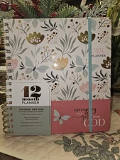 CREATIVE EXPERT 12 MONTH PLANNER.."EVERYDAY IS A GIFT FROM GOD" JAN '26-DEC'26💐