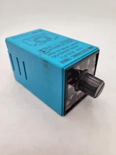 IDEC RTE-P11 Electronic Timer Plug-in Mount DPDT 10A 120VAC Coil 24V AC/DC 8-Pin