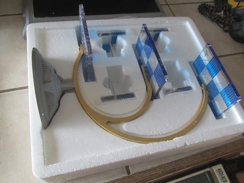 Vintage 1996 Official Original Franklin Mint Star Trek Tridimensional Chess Set - Picture 6 of 10