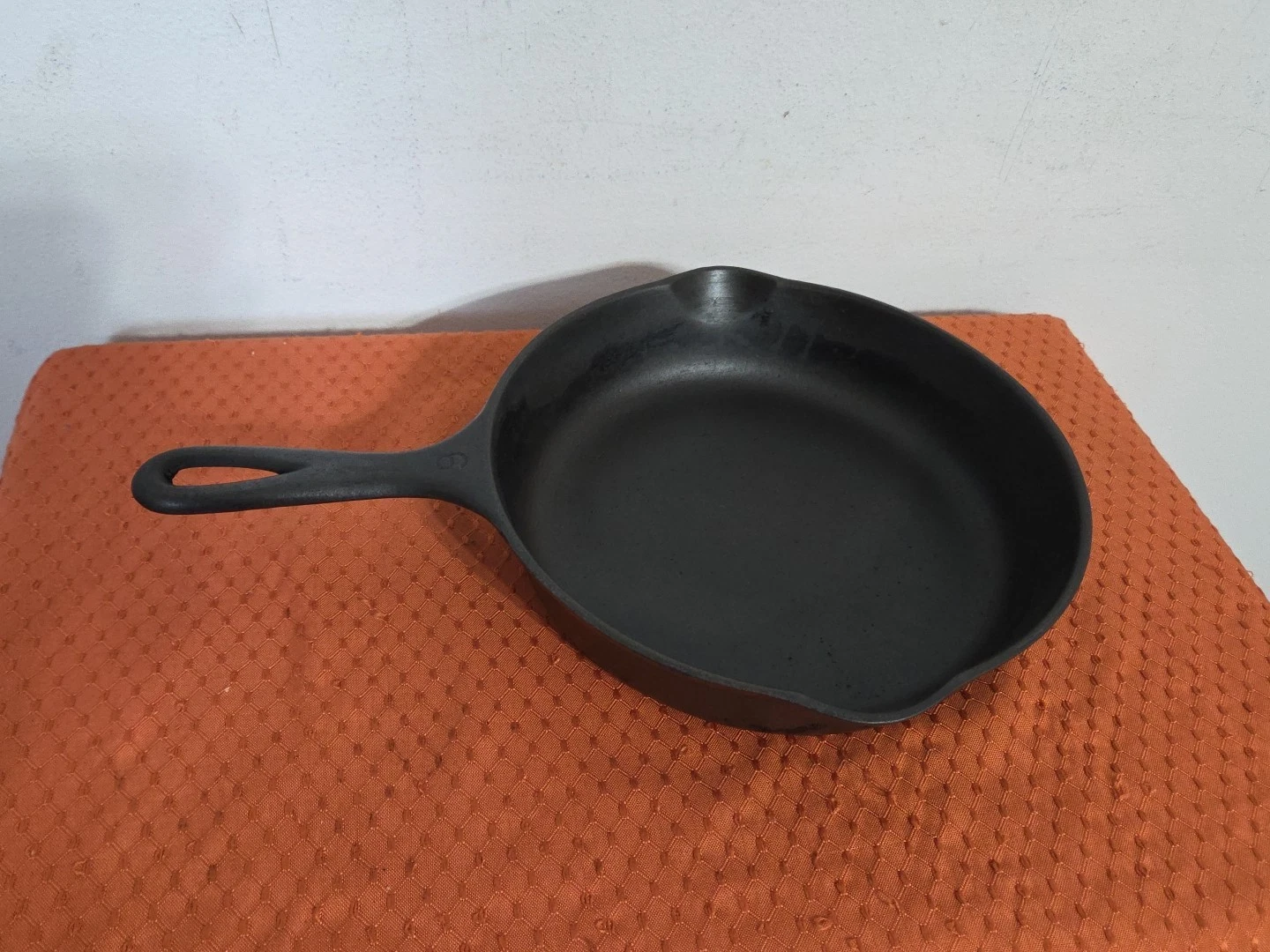 VINTAGE WAGNER WARE SIDNEY O #6 9" Cast Iron Skillet Fry Pan 1056 M