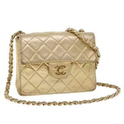 CHANEL ゴールド サテン キルティング パーティーバッグ CHANEL Limited Edition Gold Quilted Satin East West Single Flap
