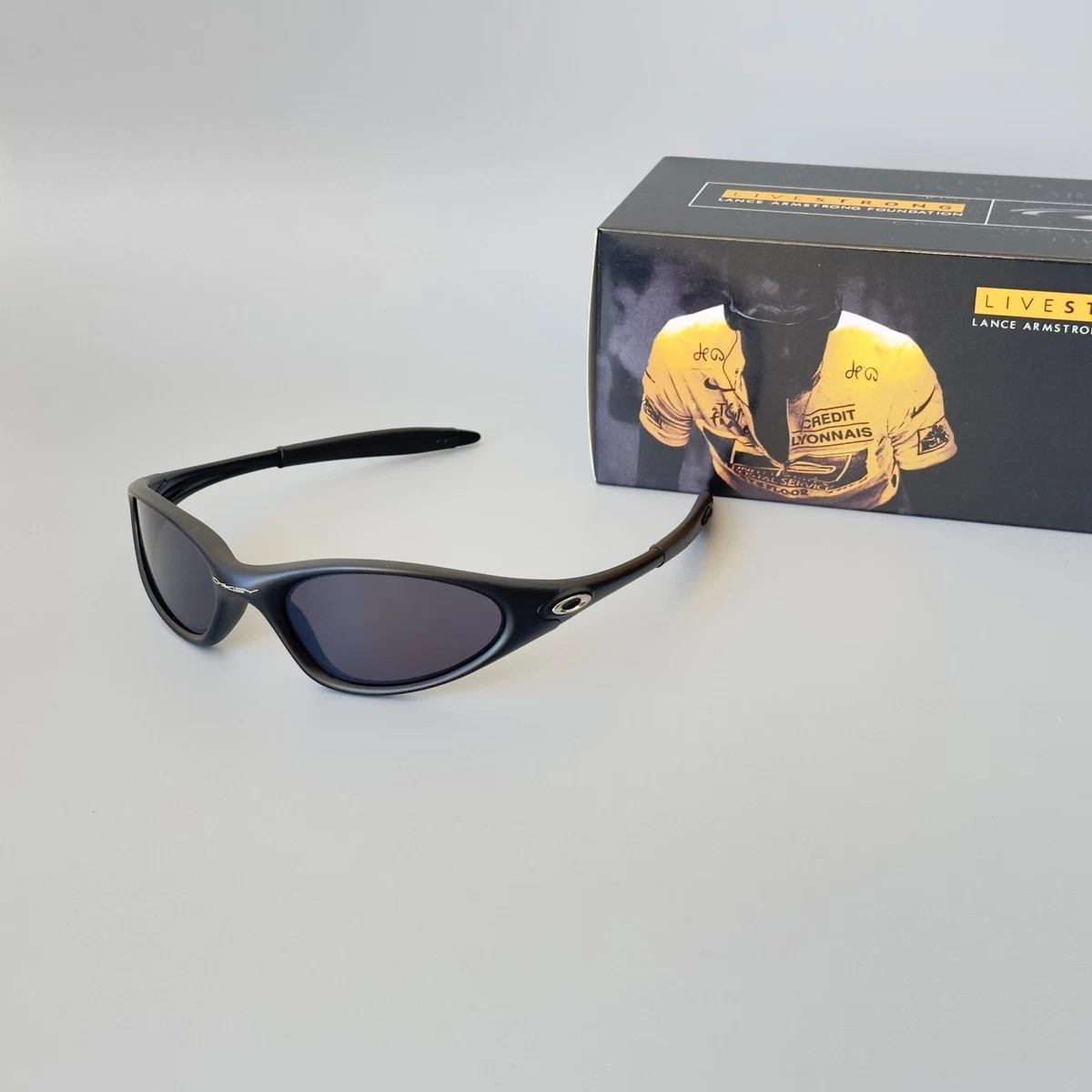 【販売終了品•廃番】MINUTE1.0 ミニット1.0 販売終了品•廃番】MINUTE1.0 ミニット1.0 Vintage Oakley Sunglasses