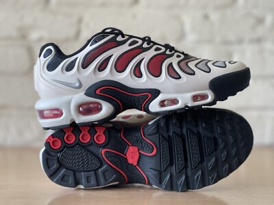 nike air max plus womens black and red