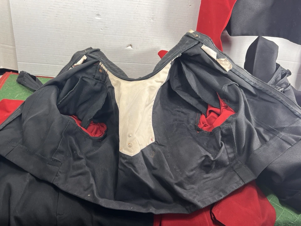 Lote De 6 De Colección Banda De Marcha Escolar Uniforme Chaqueta Pantalones Grupo Disfraz Rojo Negro Foto 4 de 4