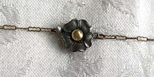 Vintage Art Deco Filigree Brass Pearl Pendant Necklace with Grape Motif - Picture 10 of 11