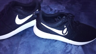 NIKE GOLF SHOES BLACK WHITE BRAND NEW KIDS SIZE YOUTH