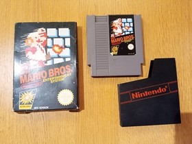 Nintendo NES Console (Boxed, PAL) + Super Mario Bros, 2 Controllers & Cables
