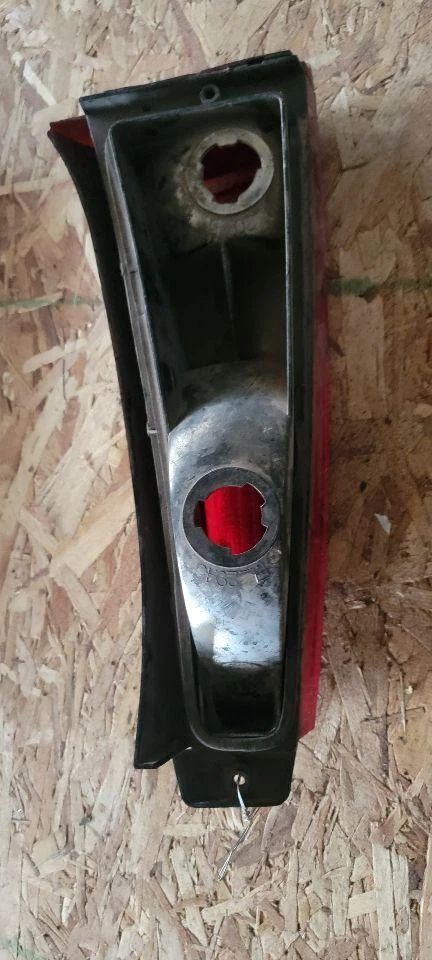 1986-1995 Right Tail Light Assembly Ford Taurus - Image 2 of 2