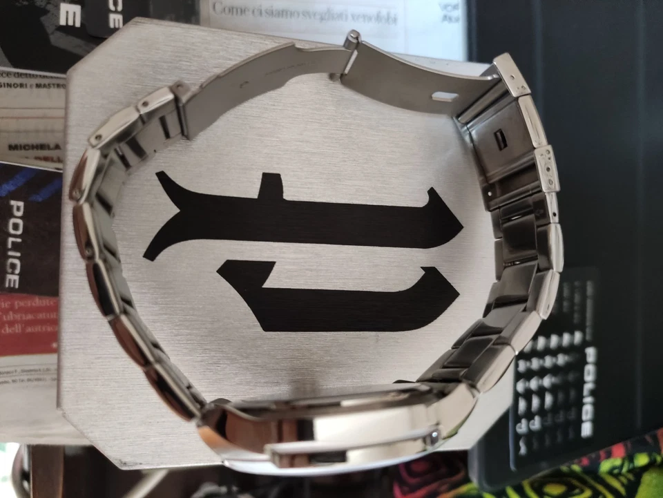 Orologio Uomo Police Modello 93831 Con Datario E W.R. 100 M. - Immagine 4 di 4