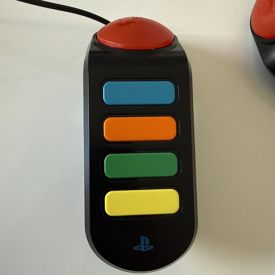 Buzz! Buzzer Quiz Party Controller Set mit Adapter für PlayStation 2 - Bild 2 von 2