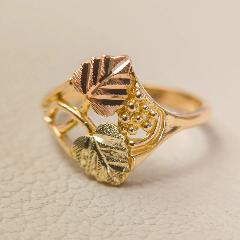 10K Black Hills Gold Leaf & Grape Ring — Signed C.Co (Coleman) - Image 3 of 4