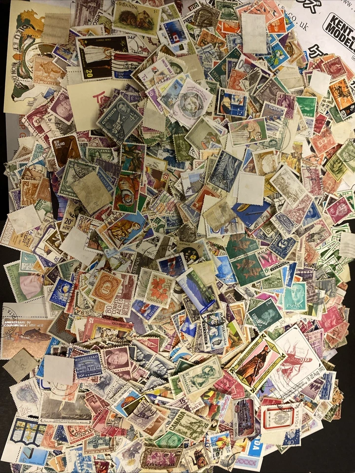 Commonwealth And World Stamps 600g Tub - Image 2 of 4