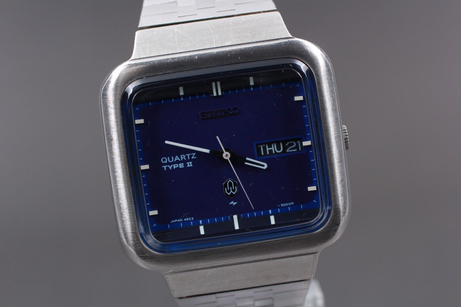 Day/Date 1976 SEIKO II Quartz Vintage [Exc+5] TYPE Blue Watch Square 4623-5000 - vintagewatches.pk
