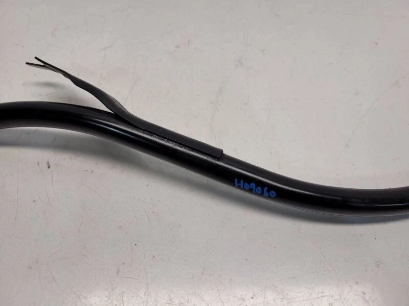 2005 Cadillac Escalade ESV Automatic Transmission Dipstick And Tube - Image 3 of 4