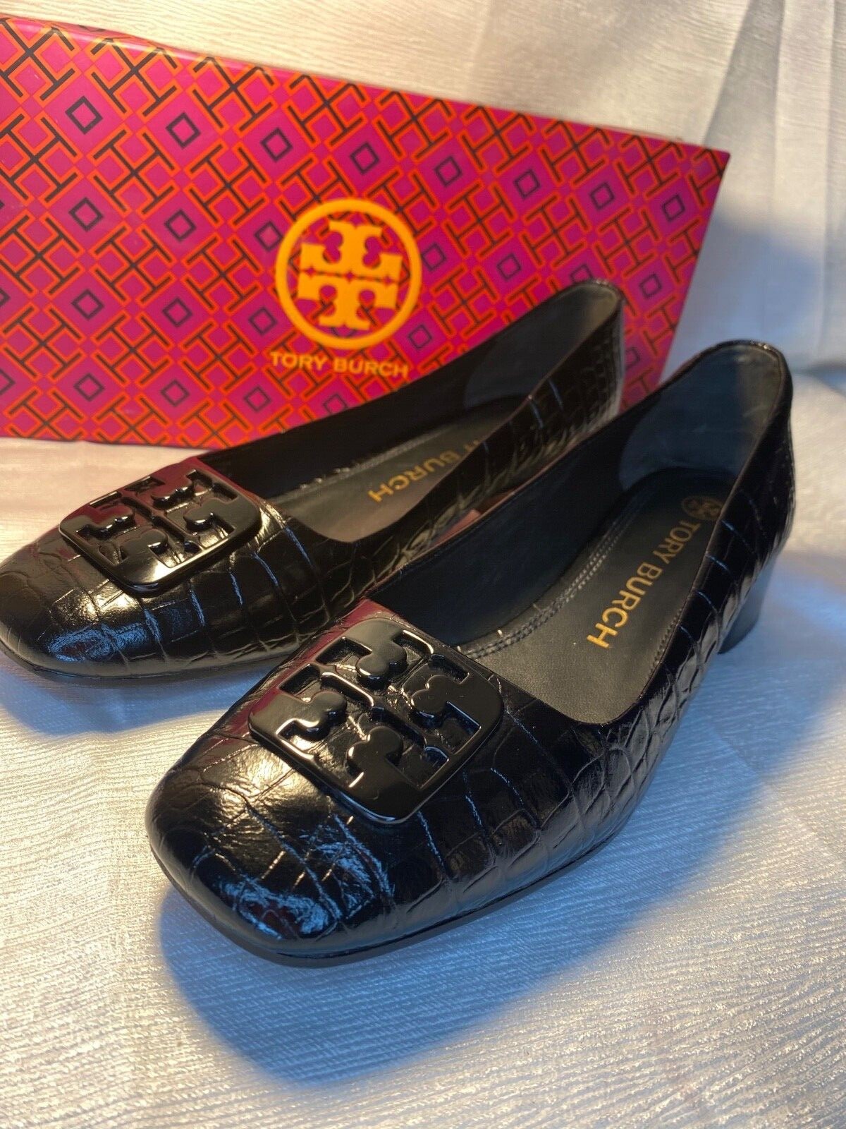 Top 46+ imagen georgia croc embossed pump tory burch - Thptnganamst.edu.vn